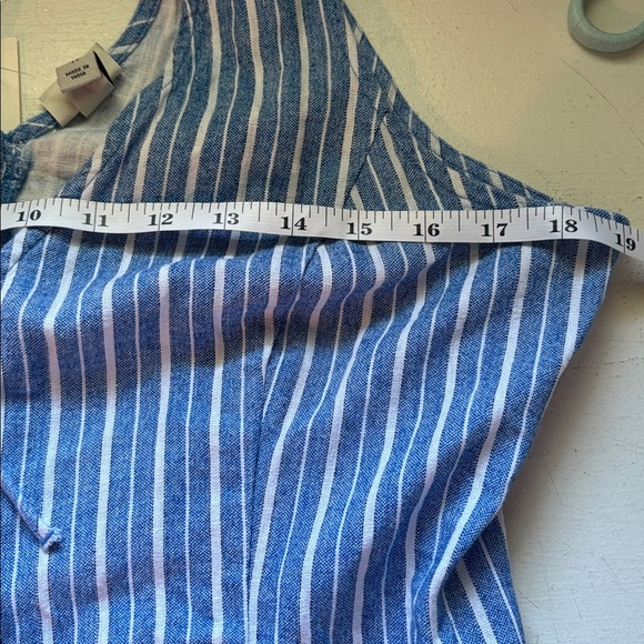 A New Day™ Linen V-Neck Blouse
Cute Adjustable Ties - Picture 9 of 10